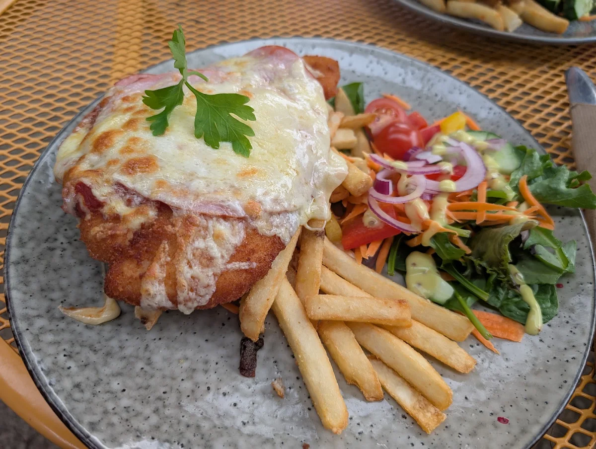 Highlights, Erica Cafe & Bar