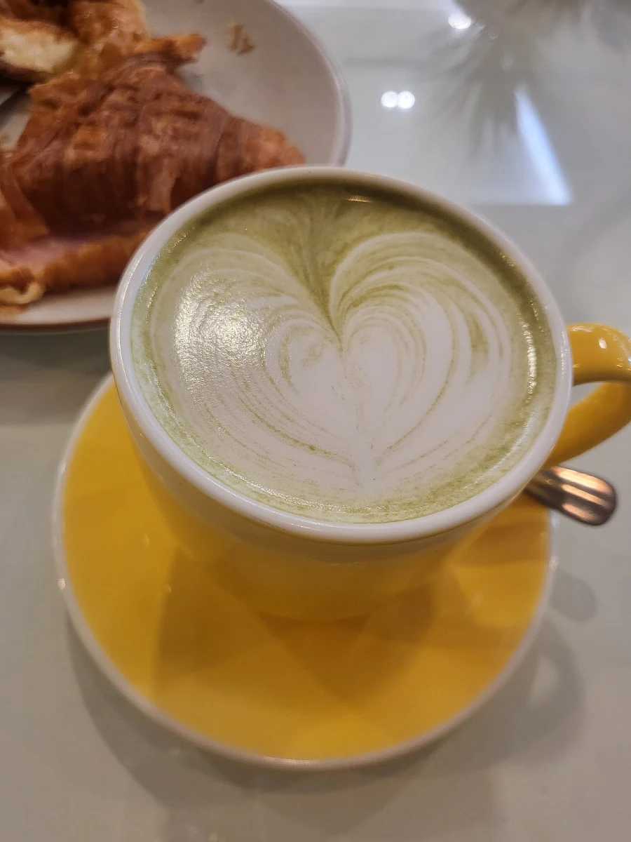 Marcha, Books & Beans Cafe