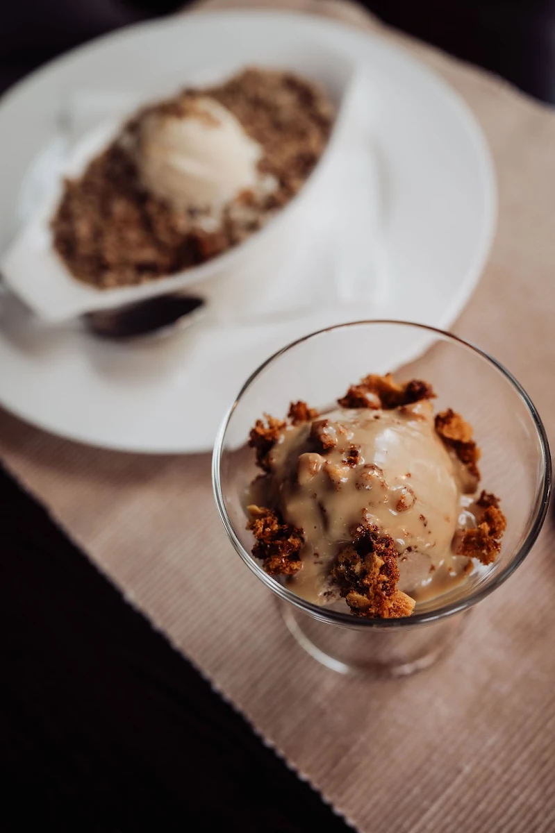 Highlights, Buscombe's Restaurant