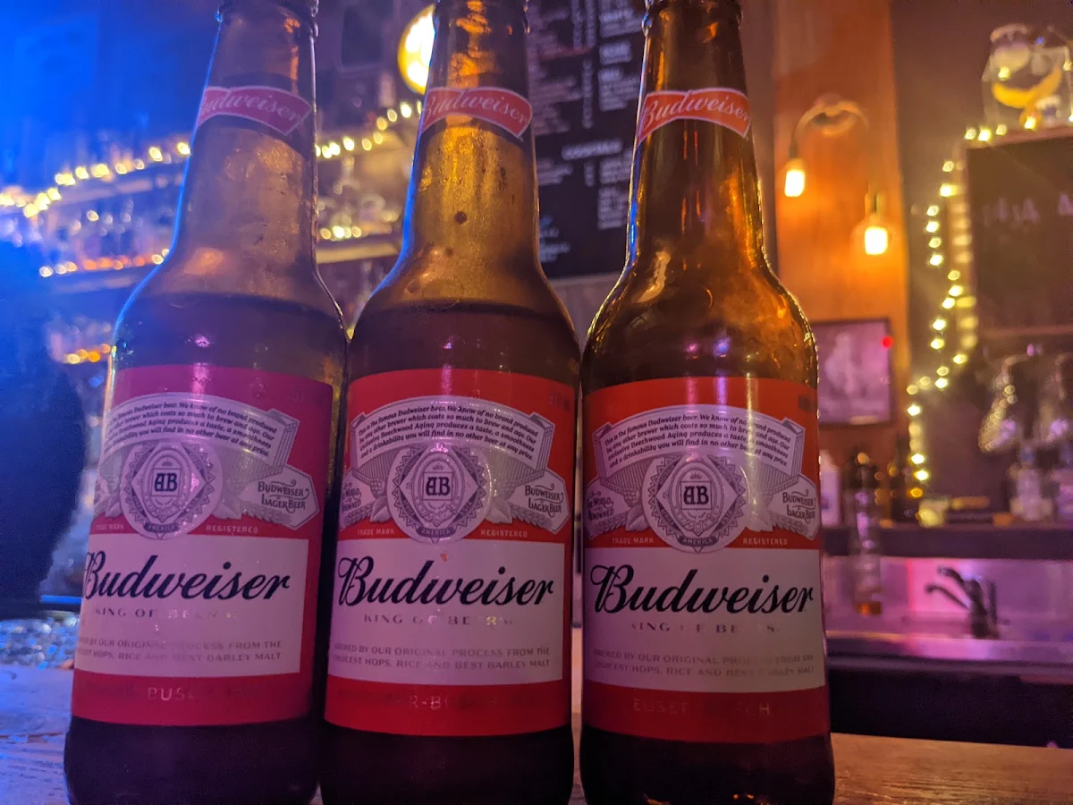 Budweiser, Lulie Tavern