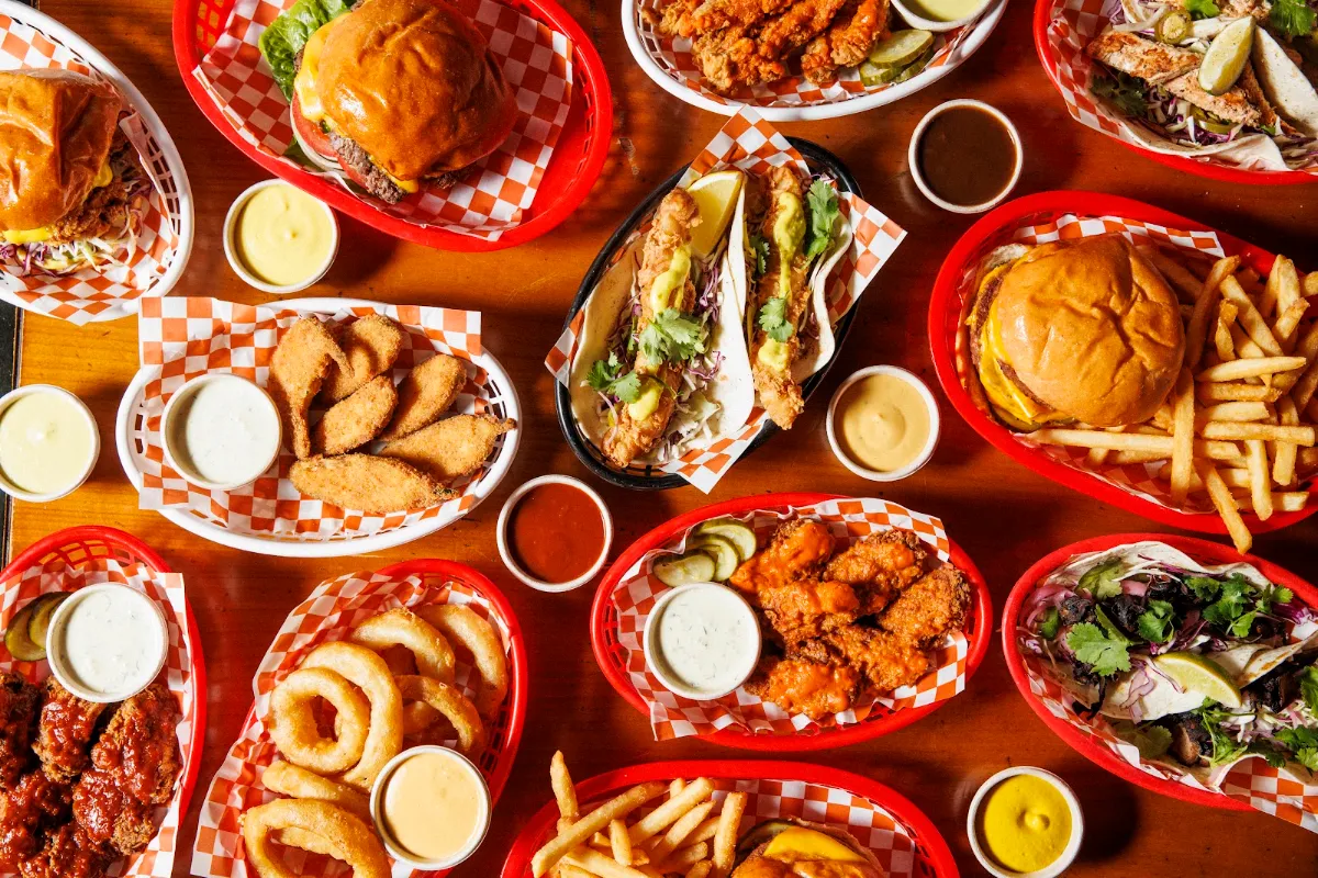 Highlights, Lulie Tavern