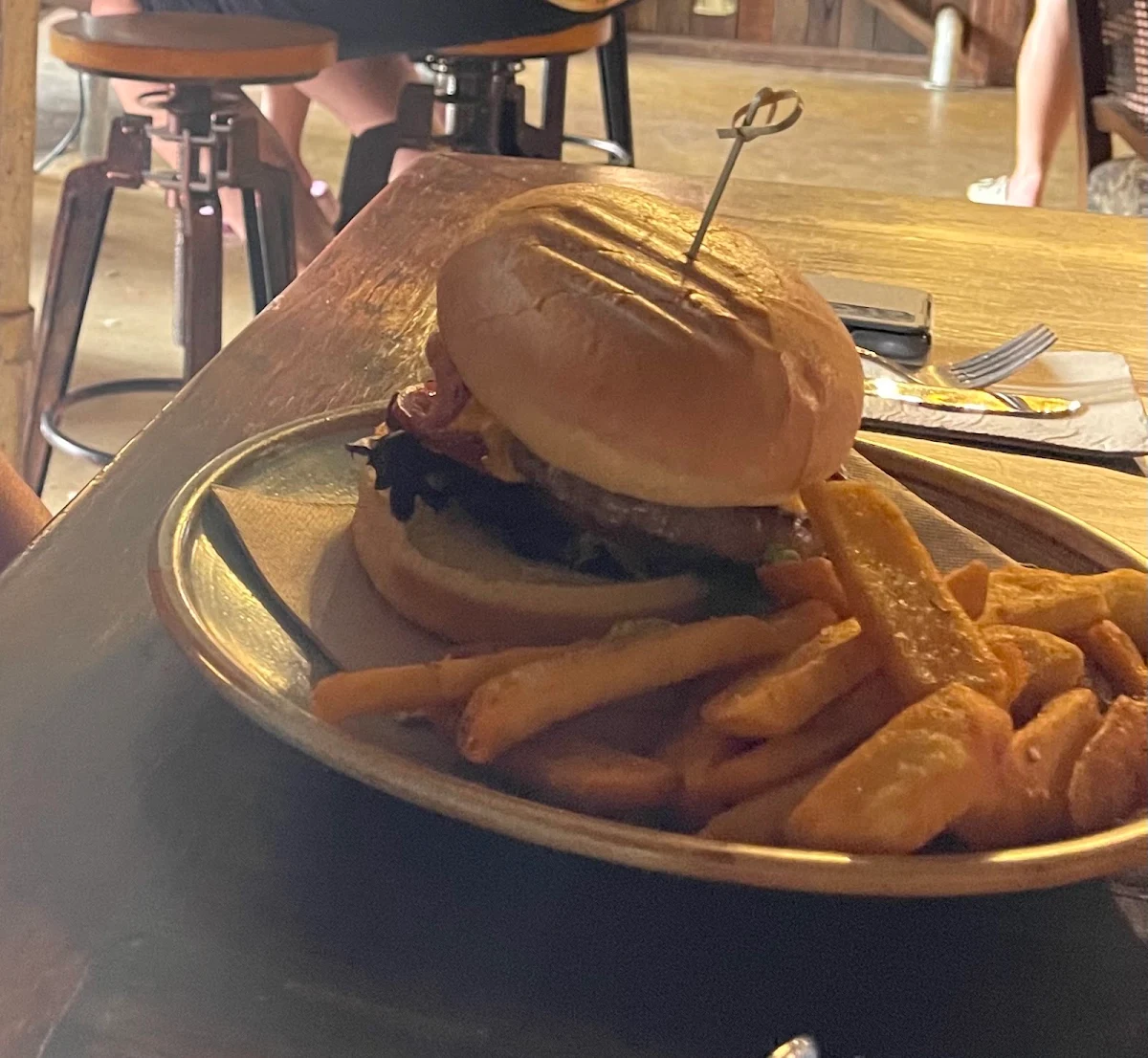 Angus Burger, Dark Arts Cafe & Bar