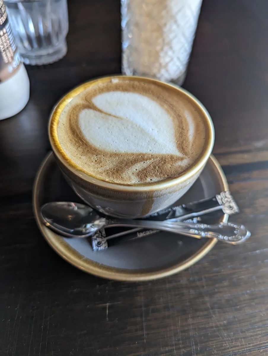 Flat White Coffee, Dark Arts Cafe & Bar