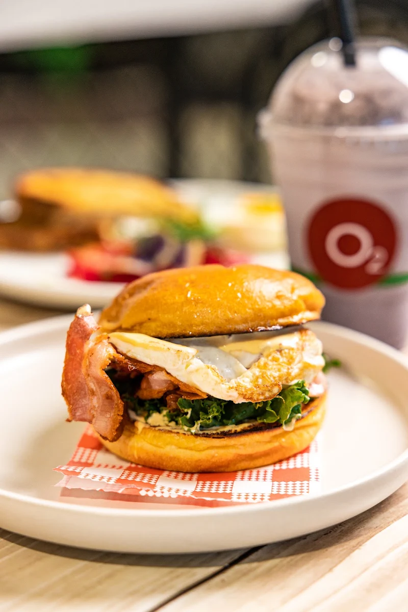 Highlights, O2 Cafe and Restaurant