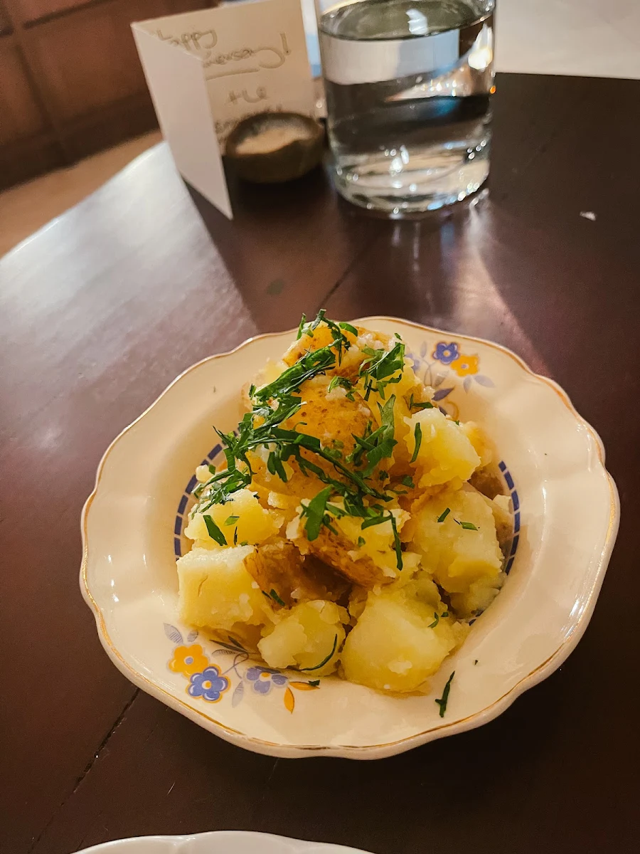 Buttered Potatoes, Messmates Dining