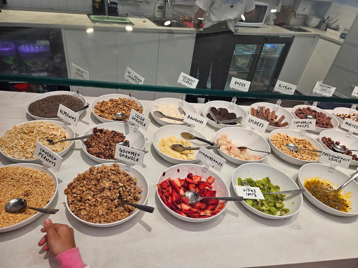Highlights, Iggy's Frozen Bar