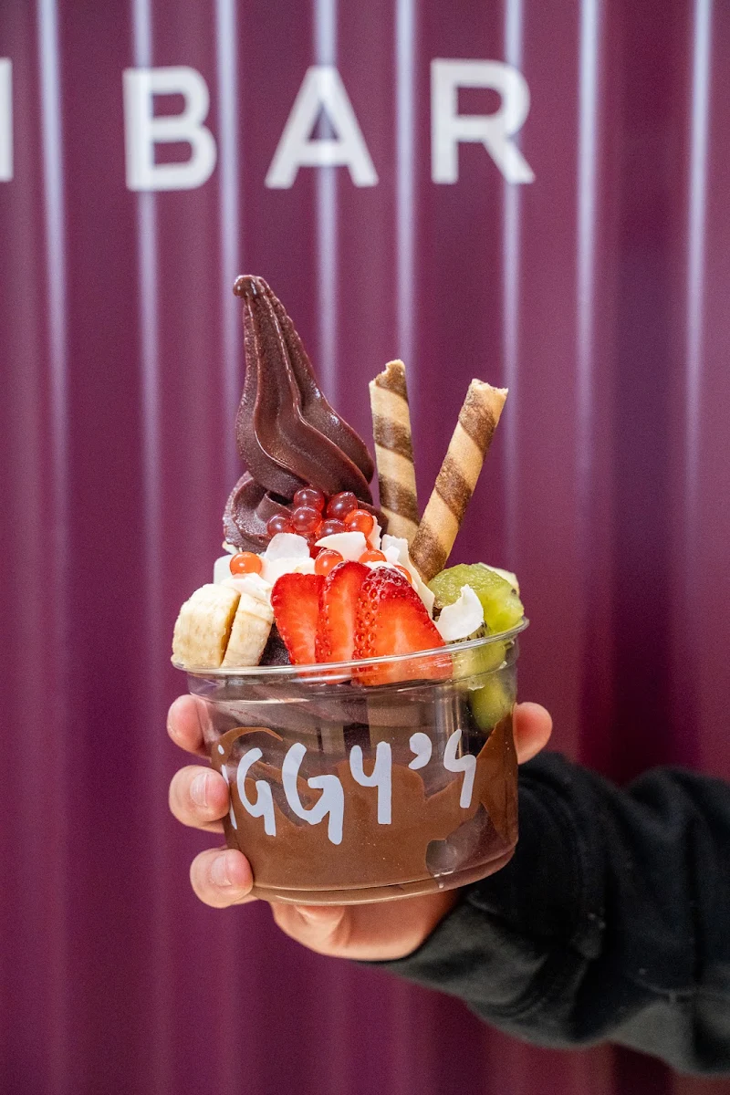 Highlights, Iggy's Frozen Bar