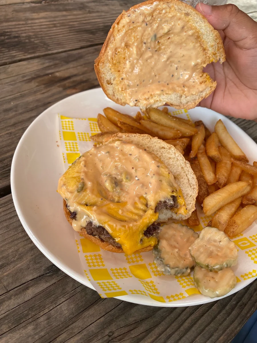 Cheeseburger, The Flying Bear