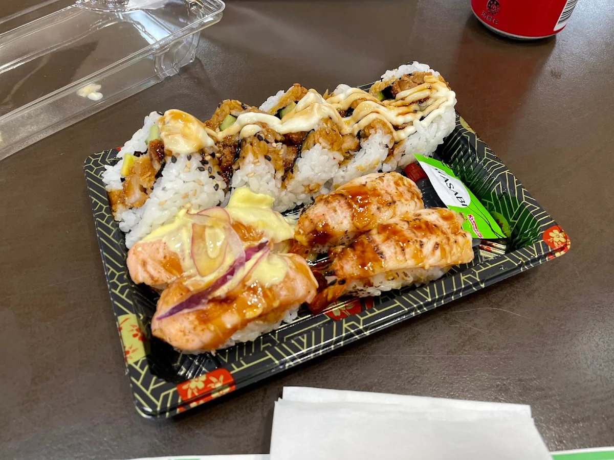Seared Salmon Sushi