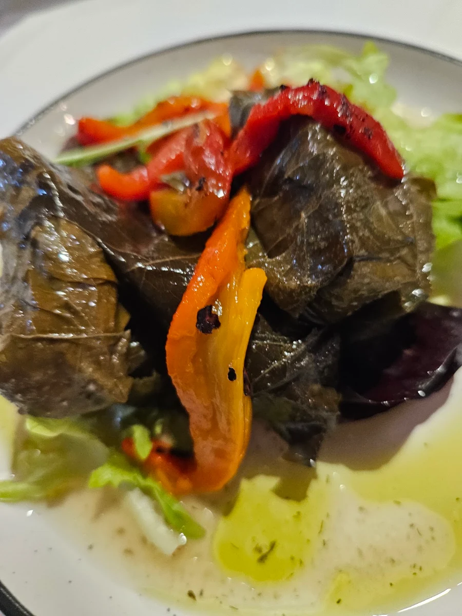Dolmades, Nikos Tavern