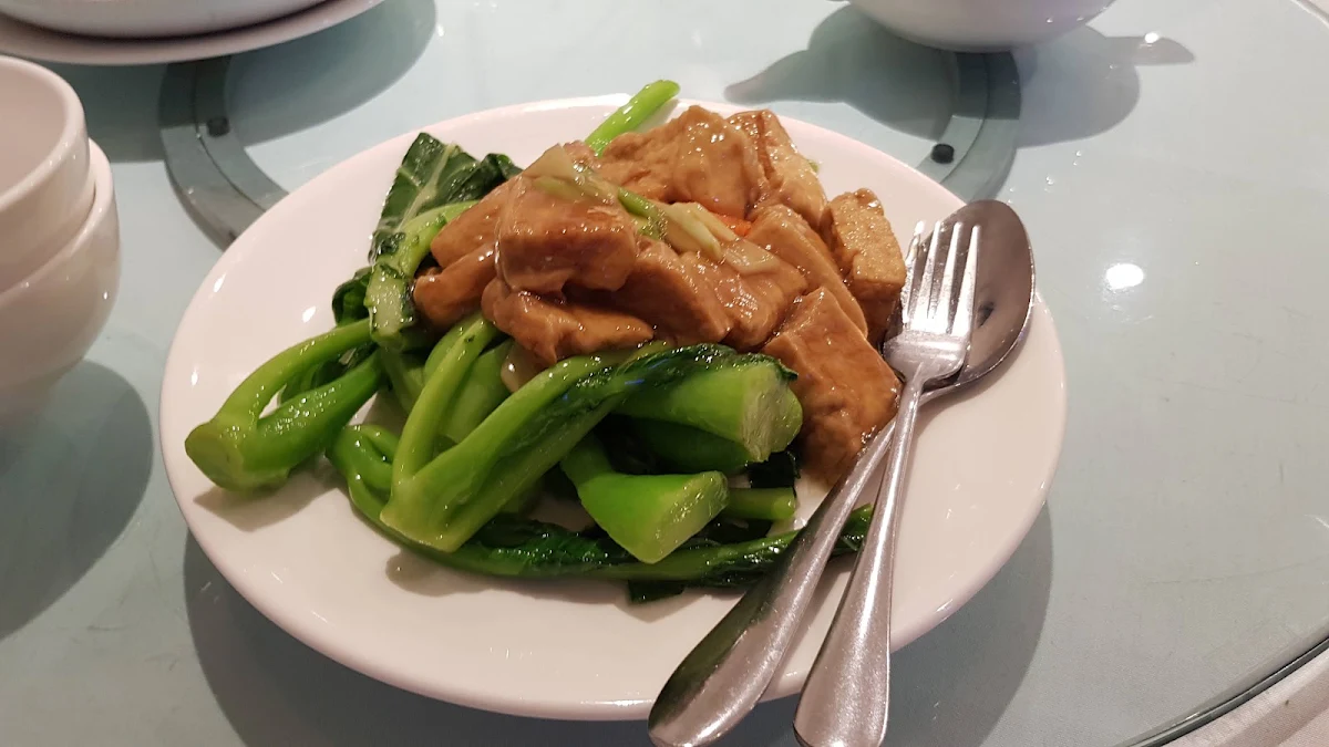 Stir-Fried Chinese Broccoli with Fish Cake