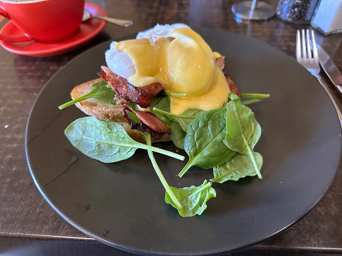 Eggs Benedict, Toast Espresso