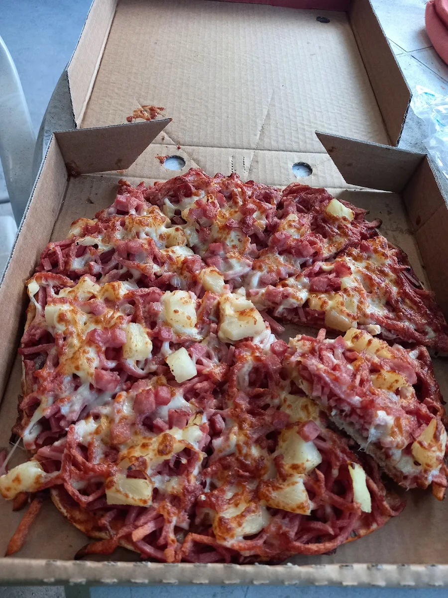 Highlights, Ray's Pizza and Pasta