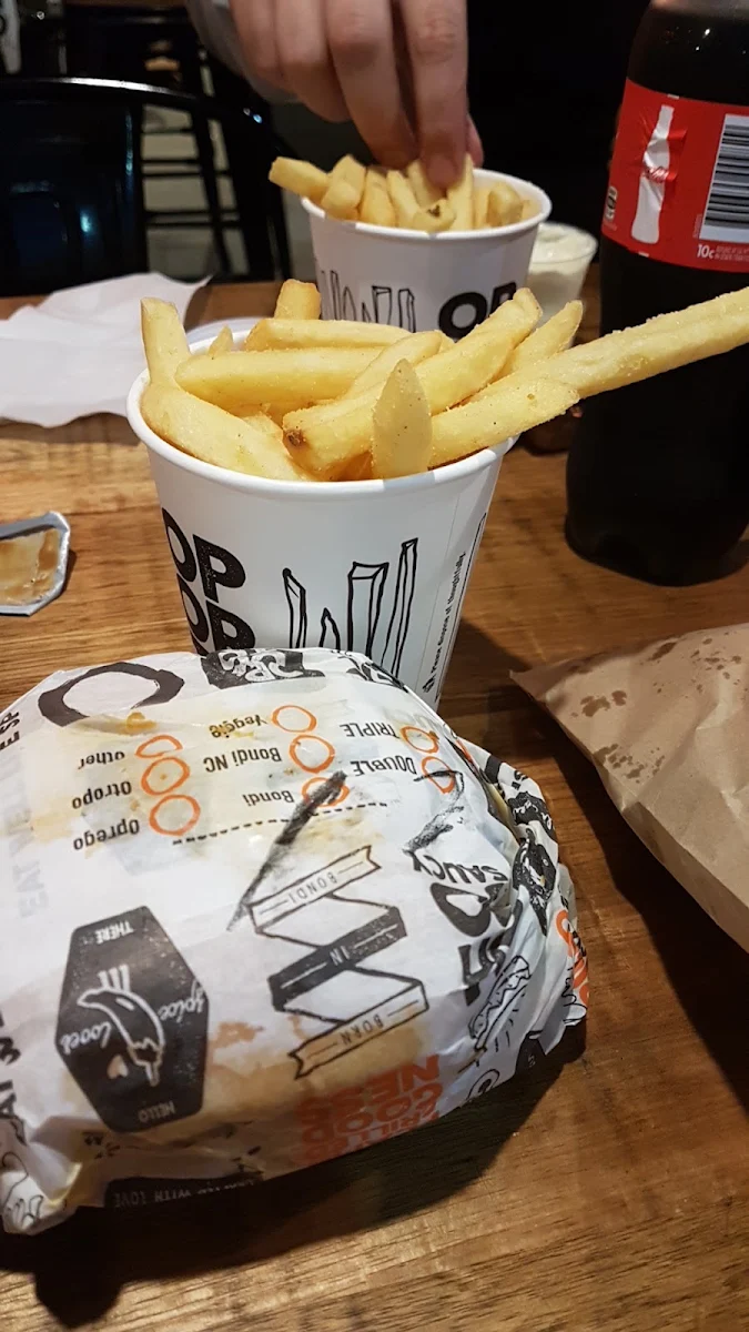 Highlights, Oporto Albion Park Drive Thru