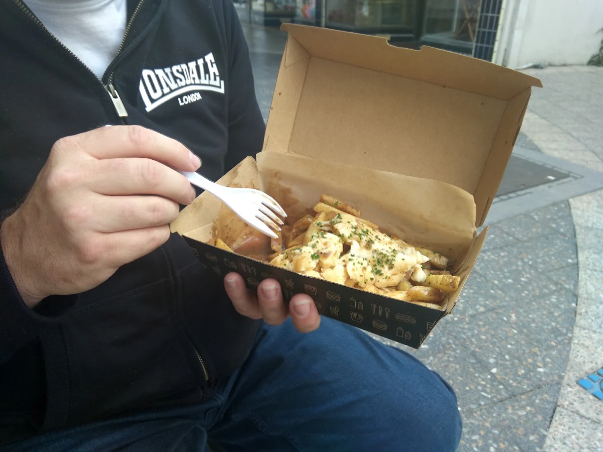 Poutine, Burger Junkie