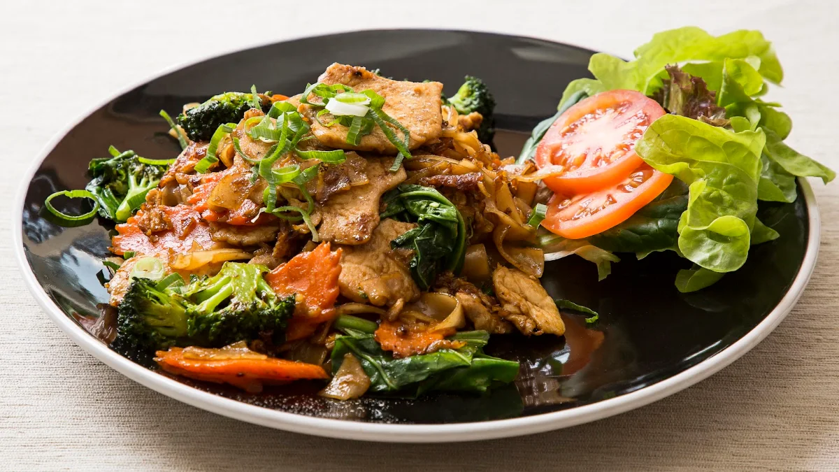 Highlights, Thai on the Hill Robina