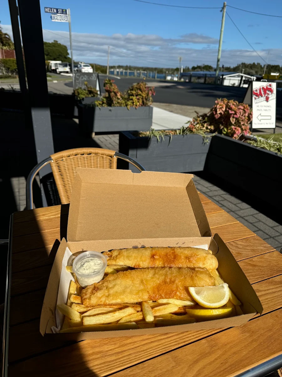Highlights, Lakeside takeaway