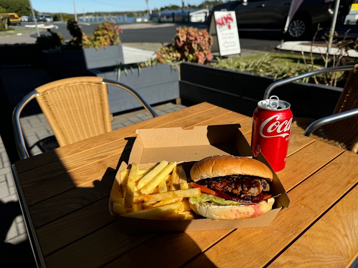 Highlights, Lakeside takeaway