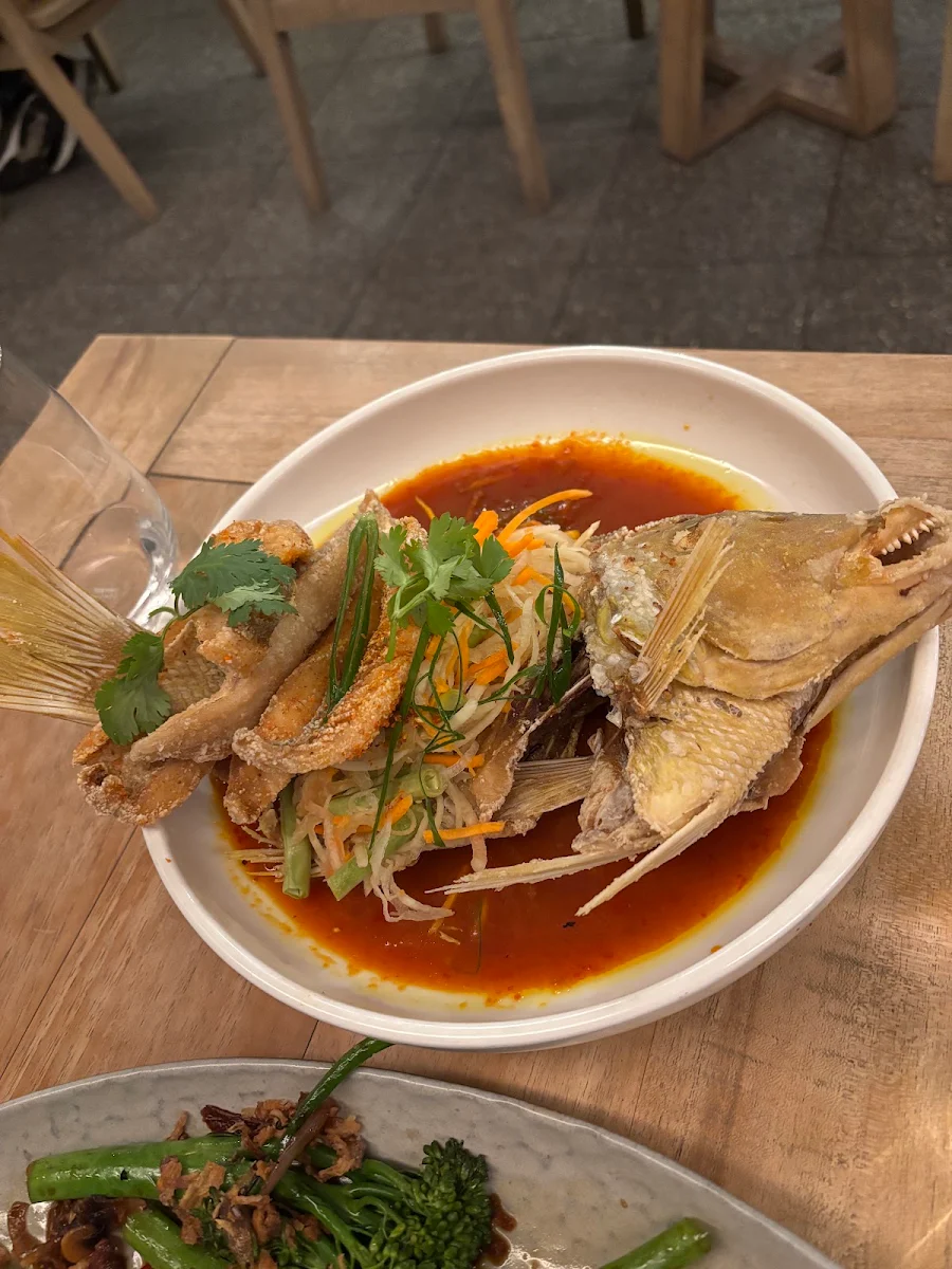 Crispy Whole Fish, Lontara