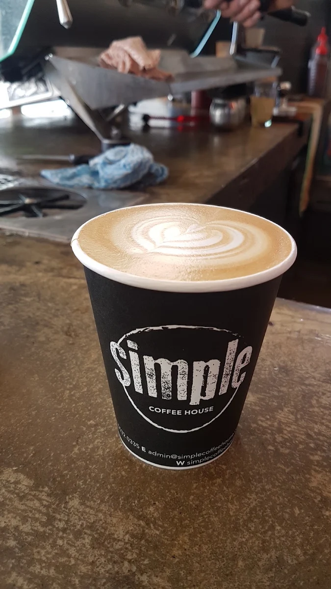Flat White, Simple Coffee House