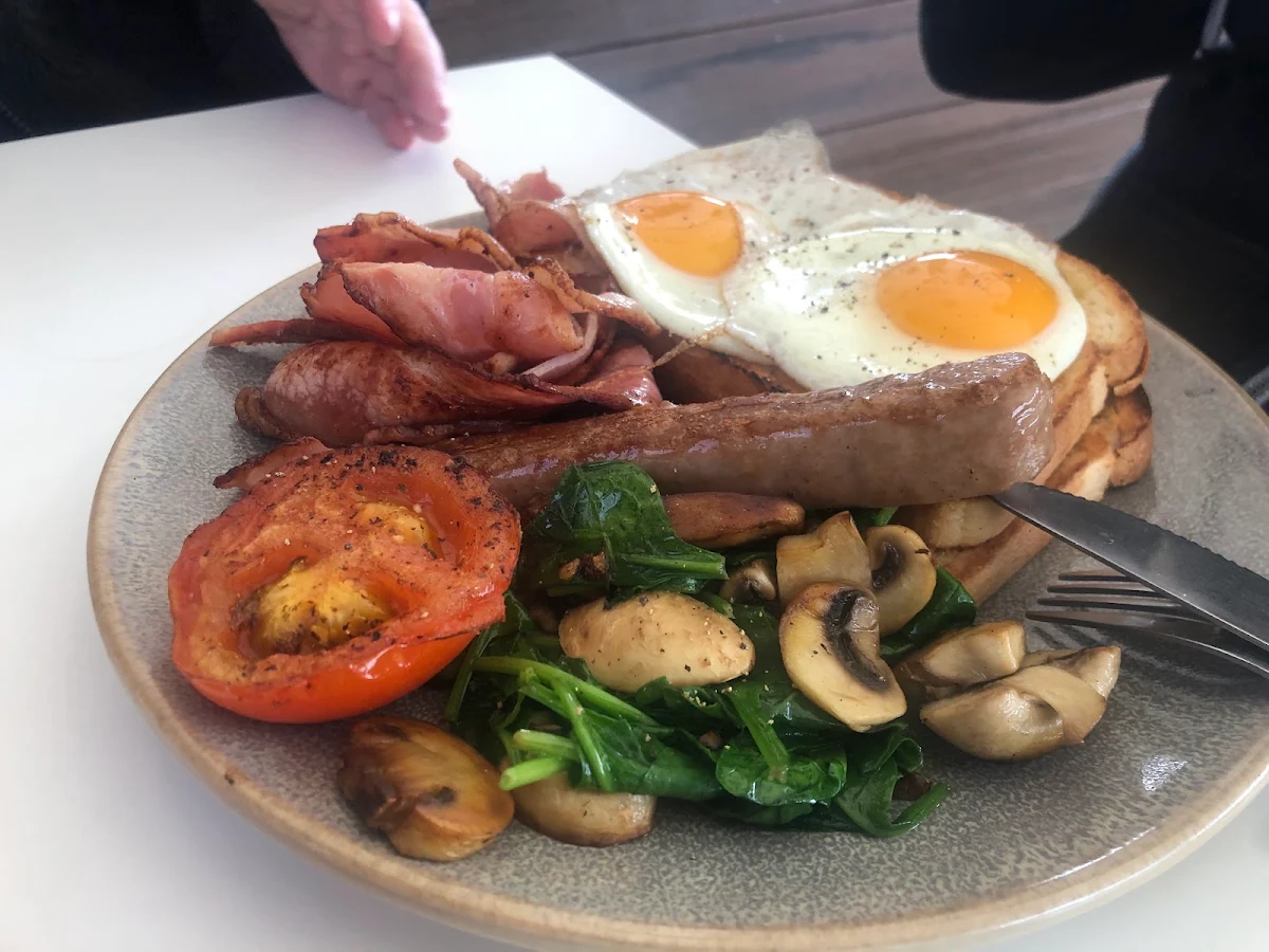Highlights, Cheeky Charlie's Bar & Cafe