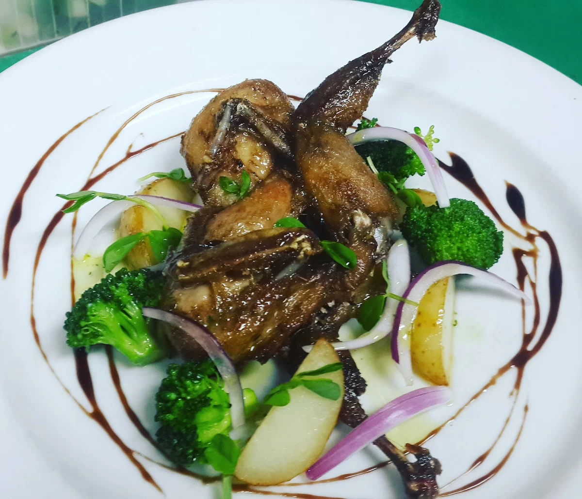 Quail, Tavern 540