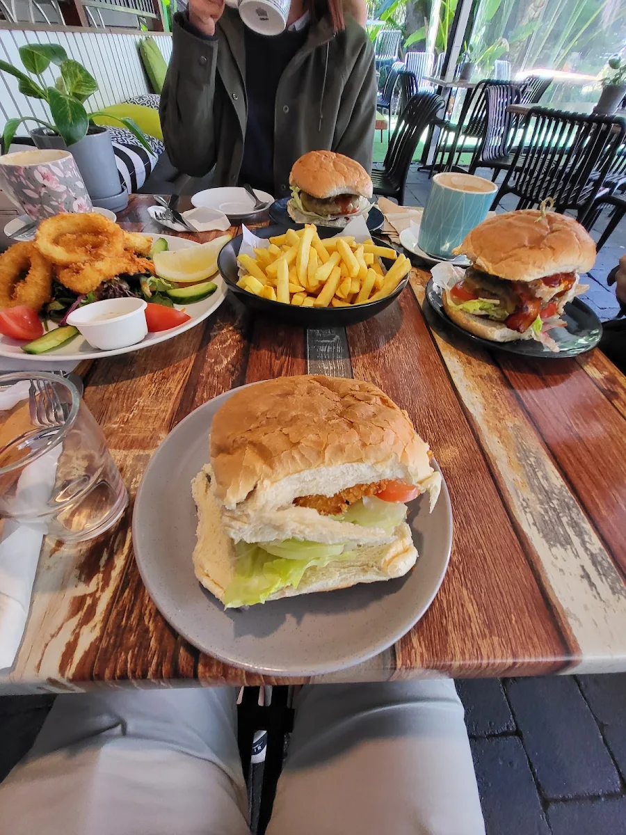 Fish Burger, Curlew Cafe, Coochiemudlo