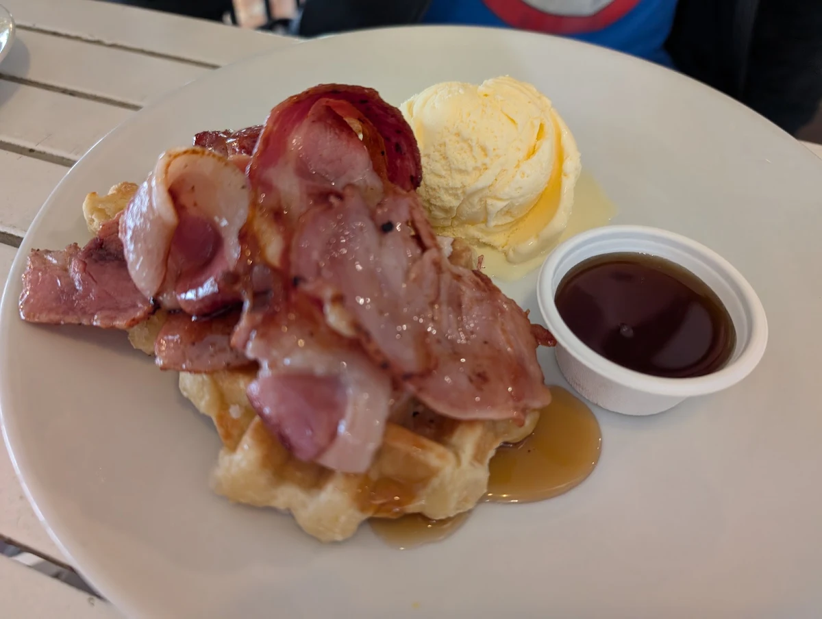 Highlights, Curlew Cafe, Coochiemudlo