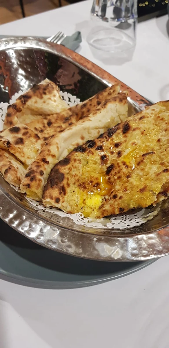 Cheese and Garlic Naan