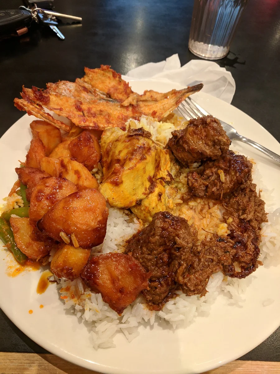 Mixed Plate, Nelayan