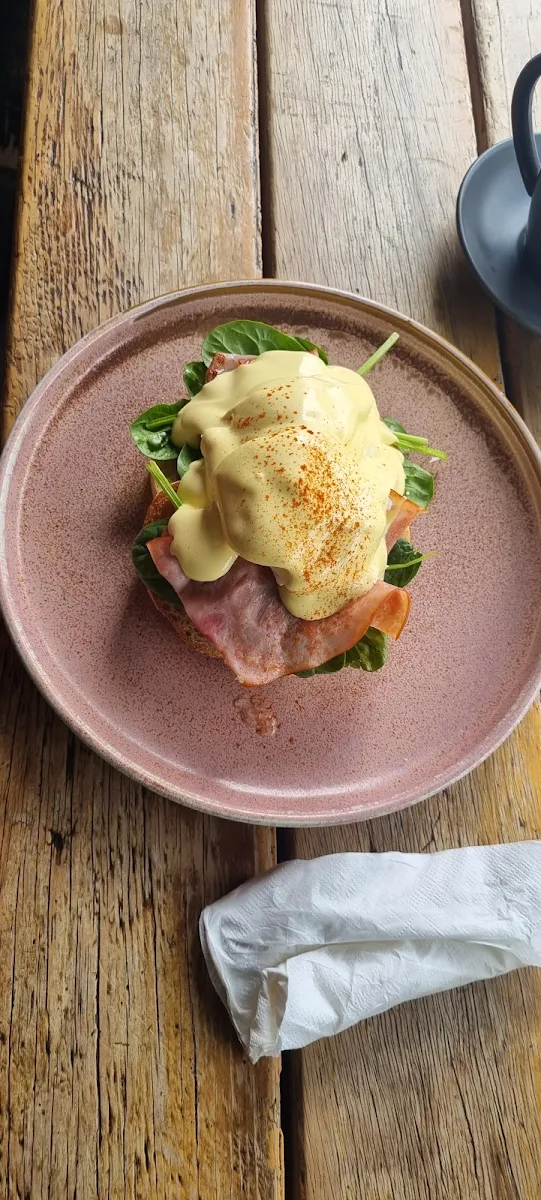 Eggs Hollandaise on Sourdough with Ham