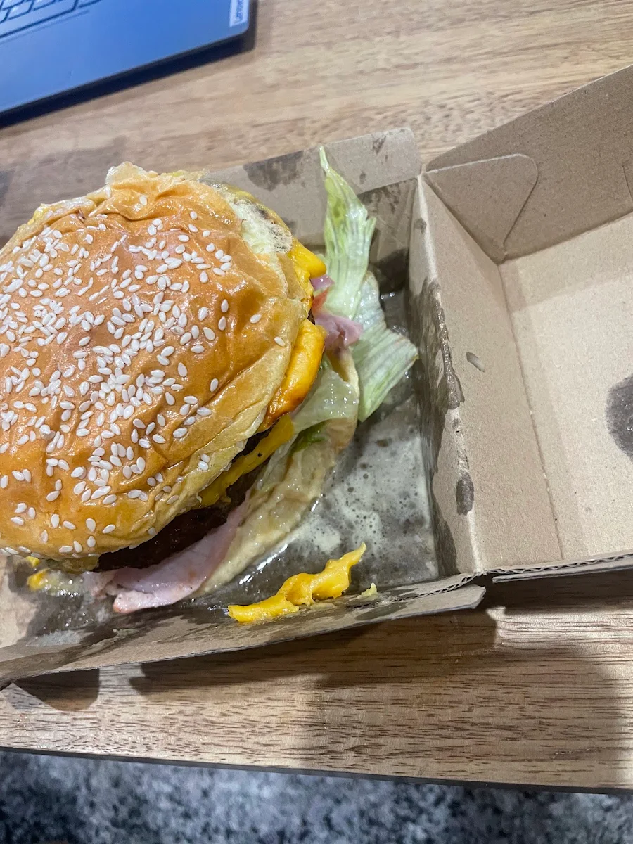 Highlights, Parma & Burger Co