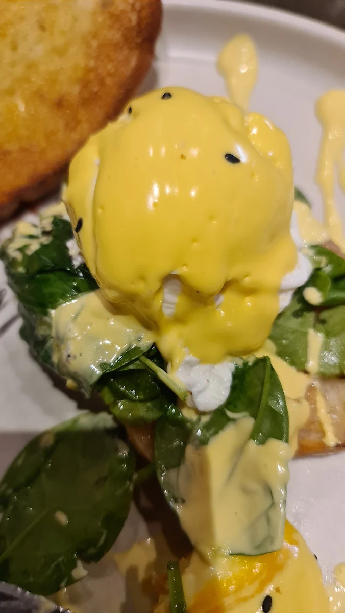 Eggs Benedict's & Smoked Salmon Benedict