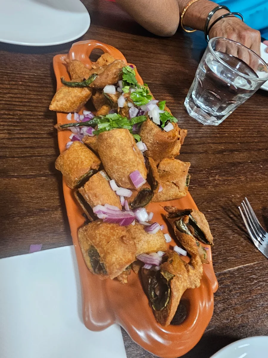 Cut Mirchi Bajji