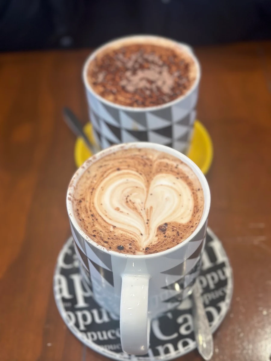 Highlights, Joe's Mochapot Cafe