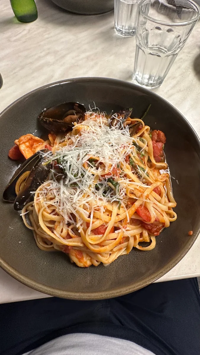 Spaghetti Marinara, Europa at the Bay