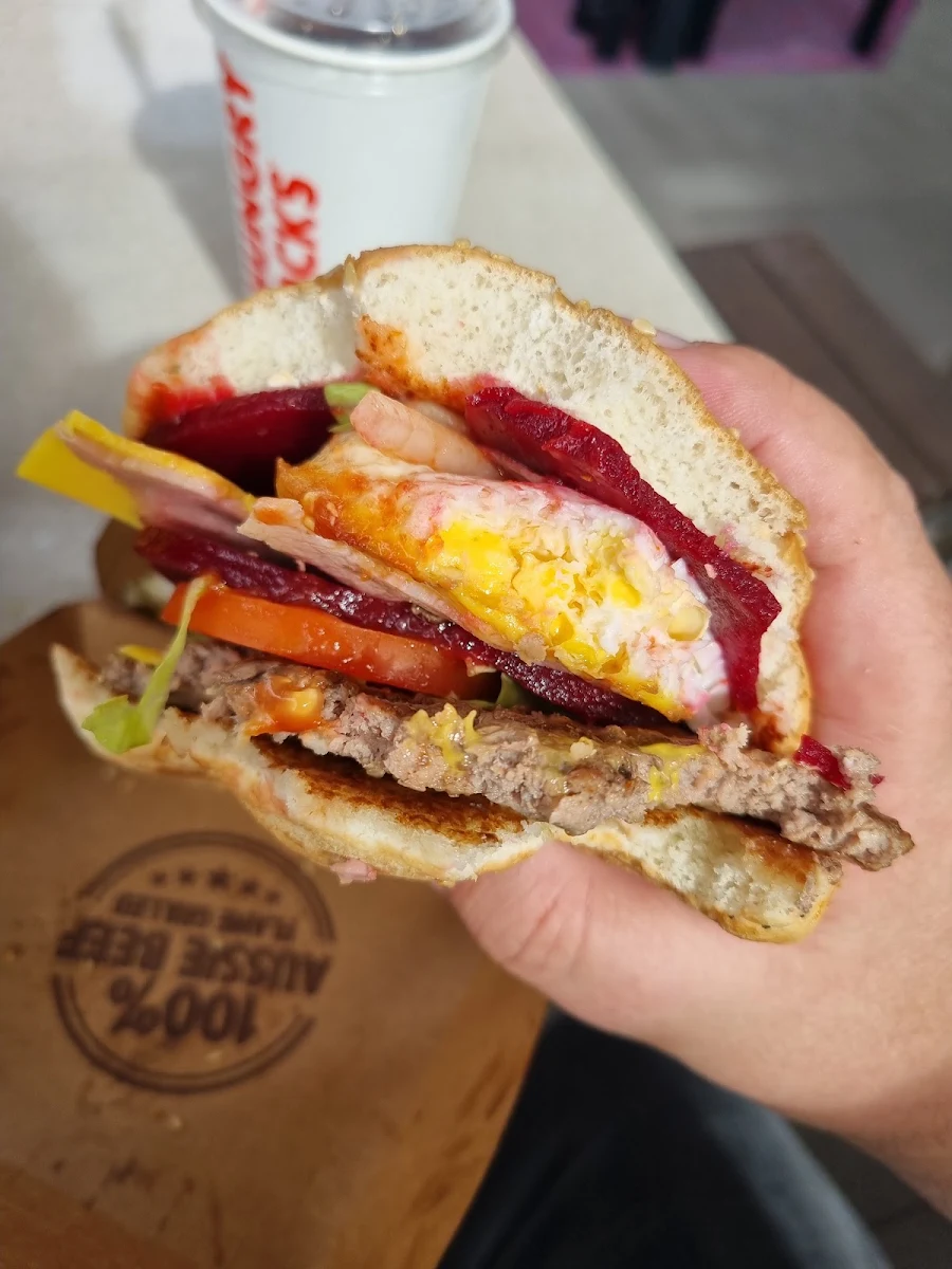 Aussie Whopper, Hungry Jack's Burgers Labrador