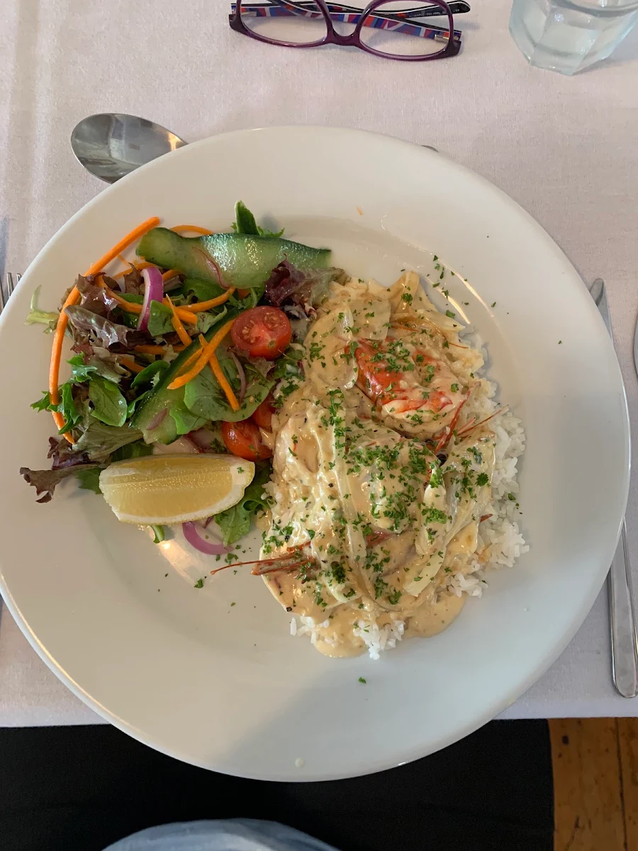 Creamy Garlic Prawns and Salad