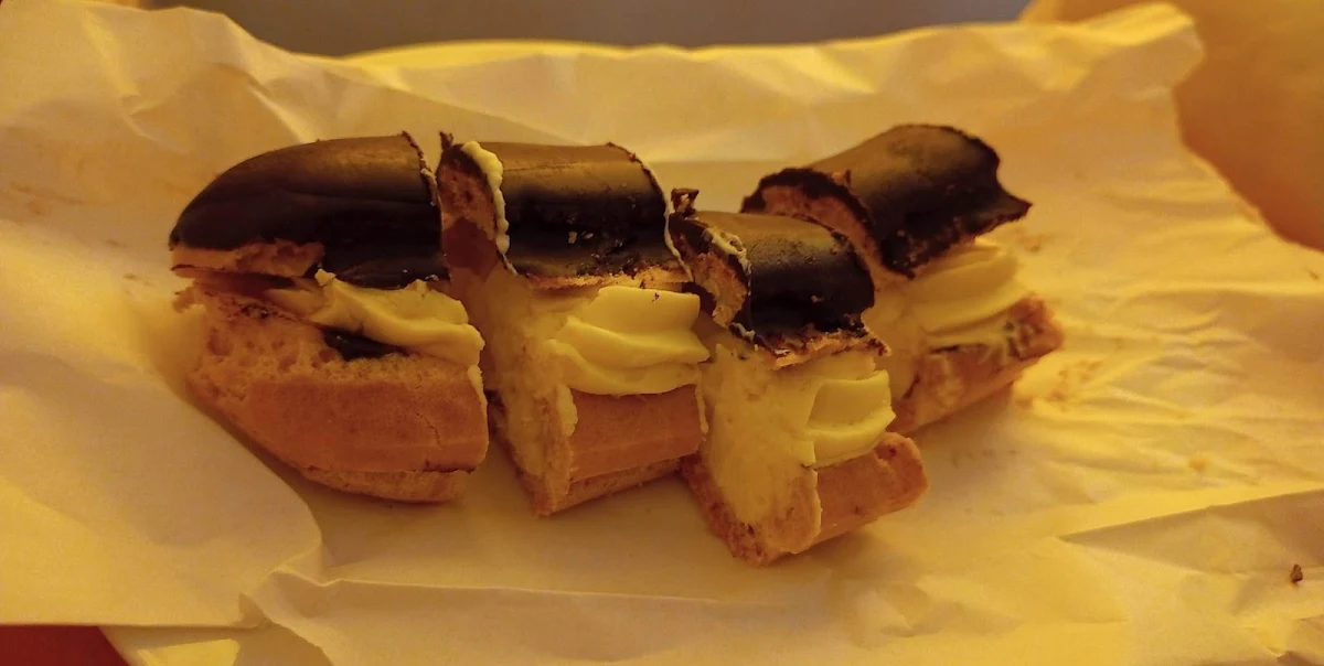 Chocolate Eclair, Briar Hill Traditional Bakehouse