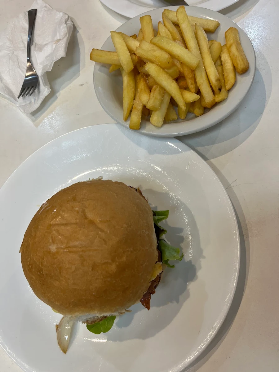 Highlights, Darcie's Cafe