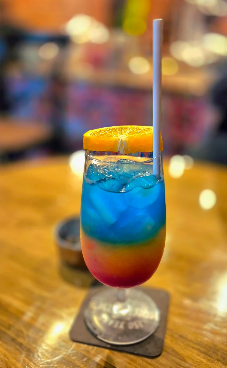 Highlights, Bombay Rocks