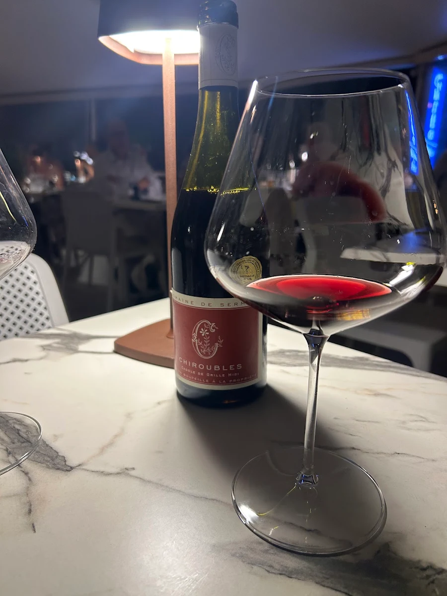 Wine, Gusto Riverfront Restaurant