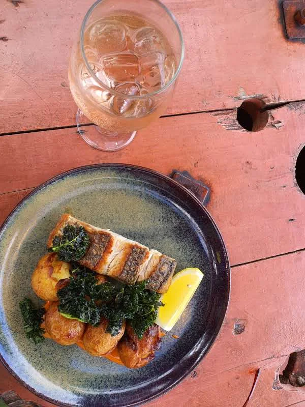 Salmon, Archibald Hotel