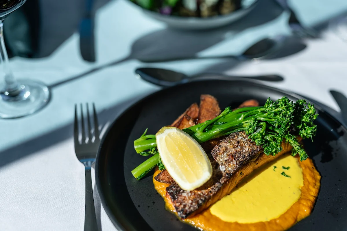Highlights, Native Harbourview Restaurant