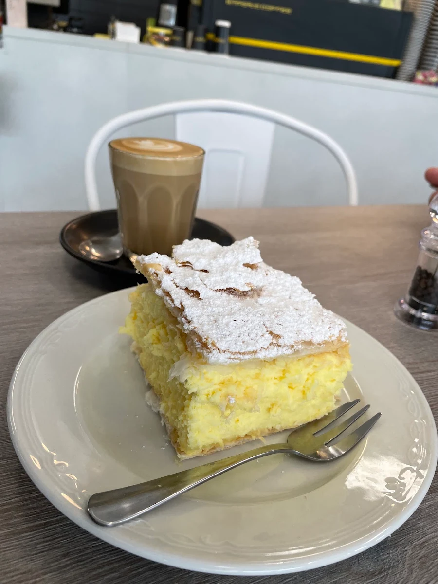 Vanilla Slice of Cake