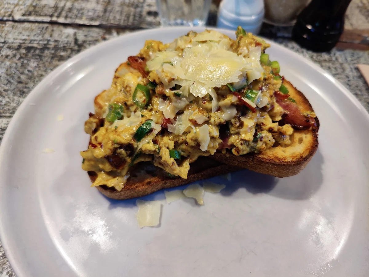 Chilli Scrambled Eggs