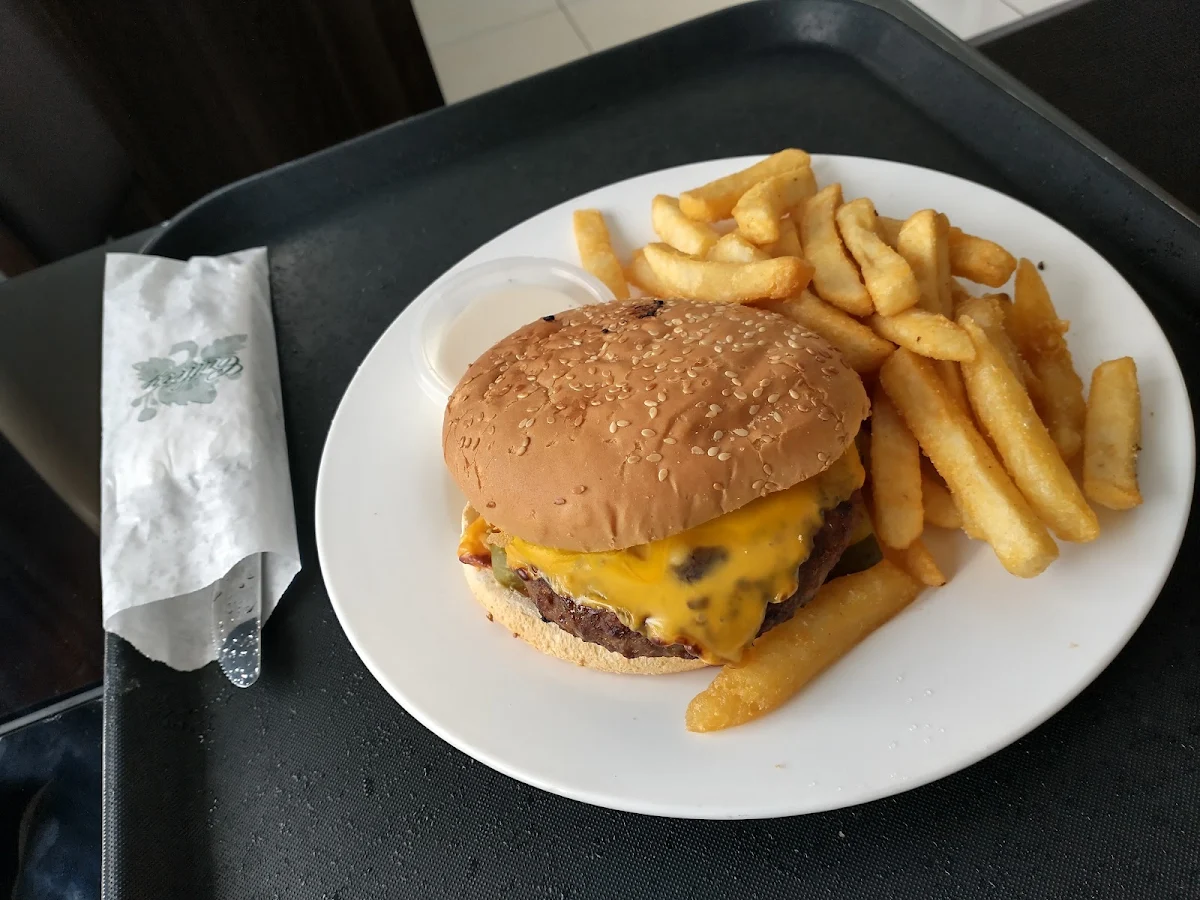 Cheeseburger & Chips, Gardens Restaurant