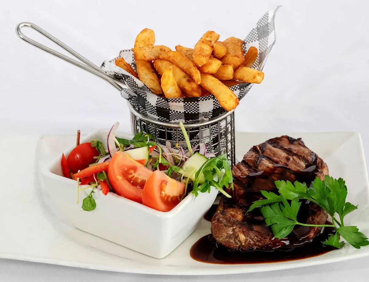 Highlights, Gardens Restaurant