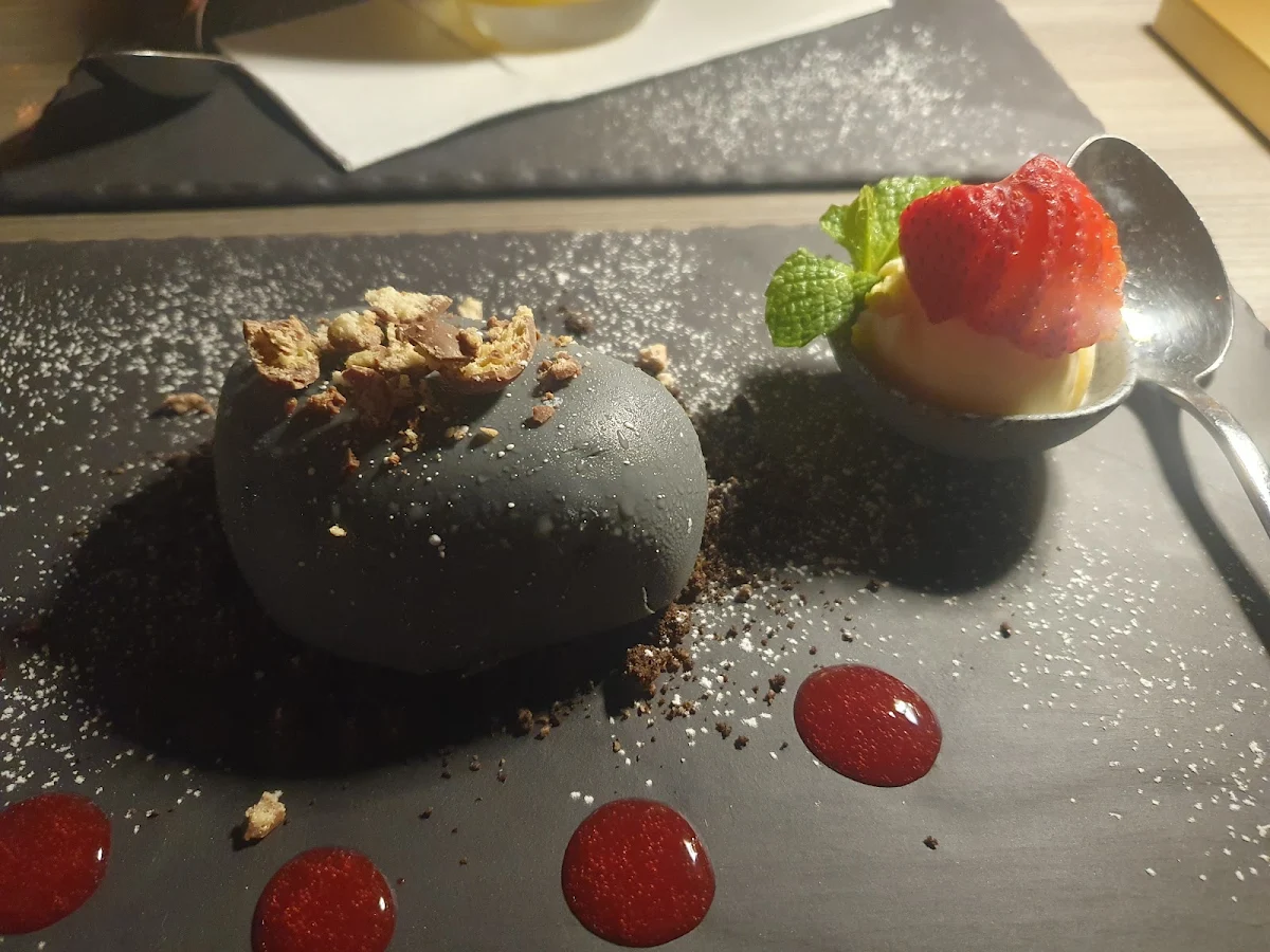 Highlights, Gardens Restaurant