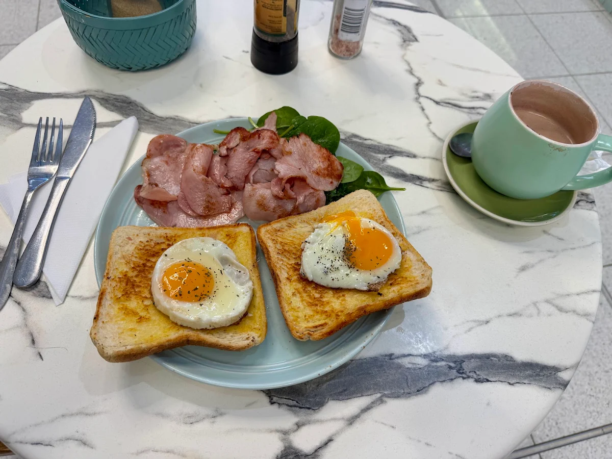 Bacon and Eggs on Toast